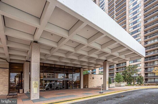 Fotografía del edificio - 3701 S George Mason Dr