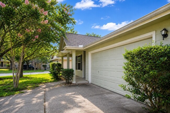 Building Photo - 146 N Vesper Bend Cir
