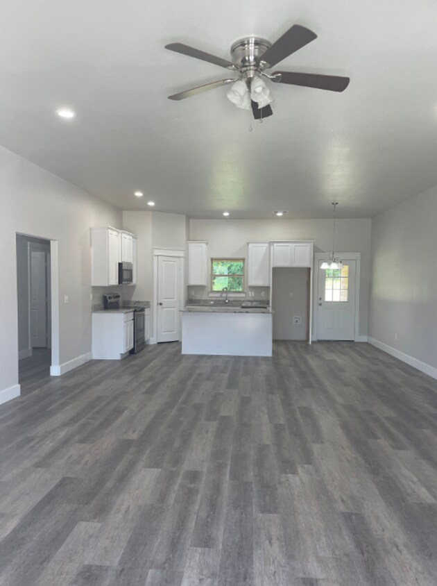 Foto principal - Beautiful 4 bedroom 2 Bath Home In Silo Sc...
