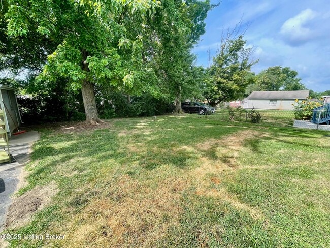 Foto del edificio - 4800 Libby Ln