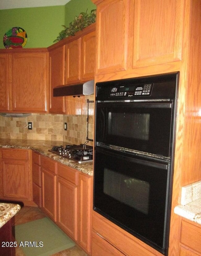 Building Photo - 2520 S Dragoon Dr