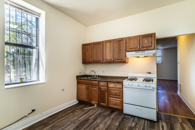 Building Photo - 1117 S Racine Ave