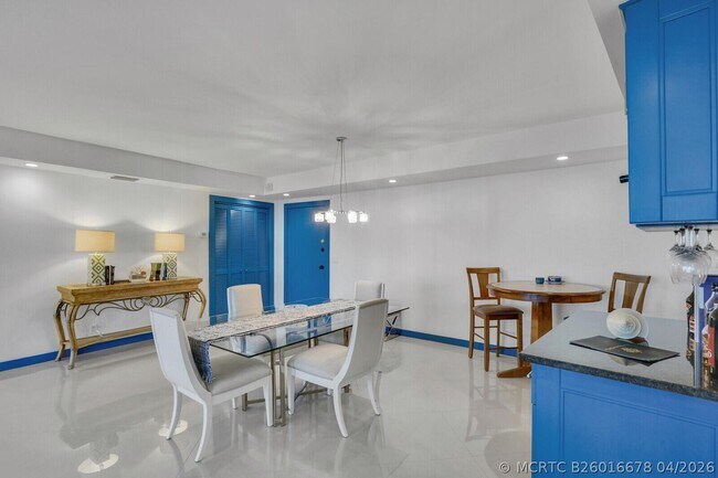 Building Photo - 2295 S Ocean Blvd