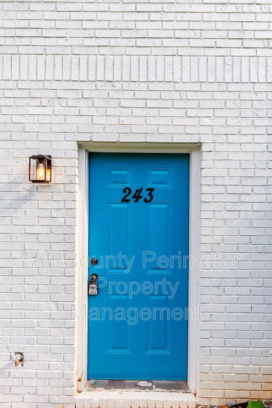 Building Photo - 243 Timber Creek Ln SW