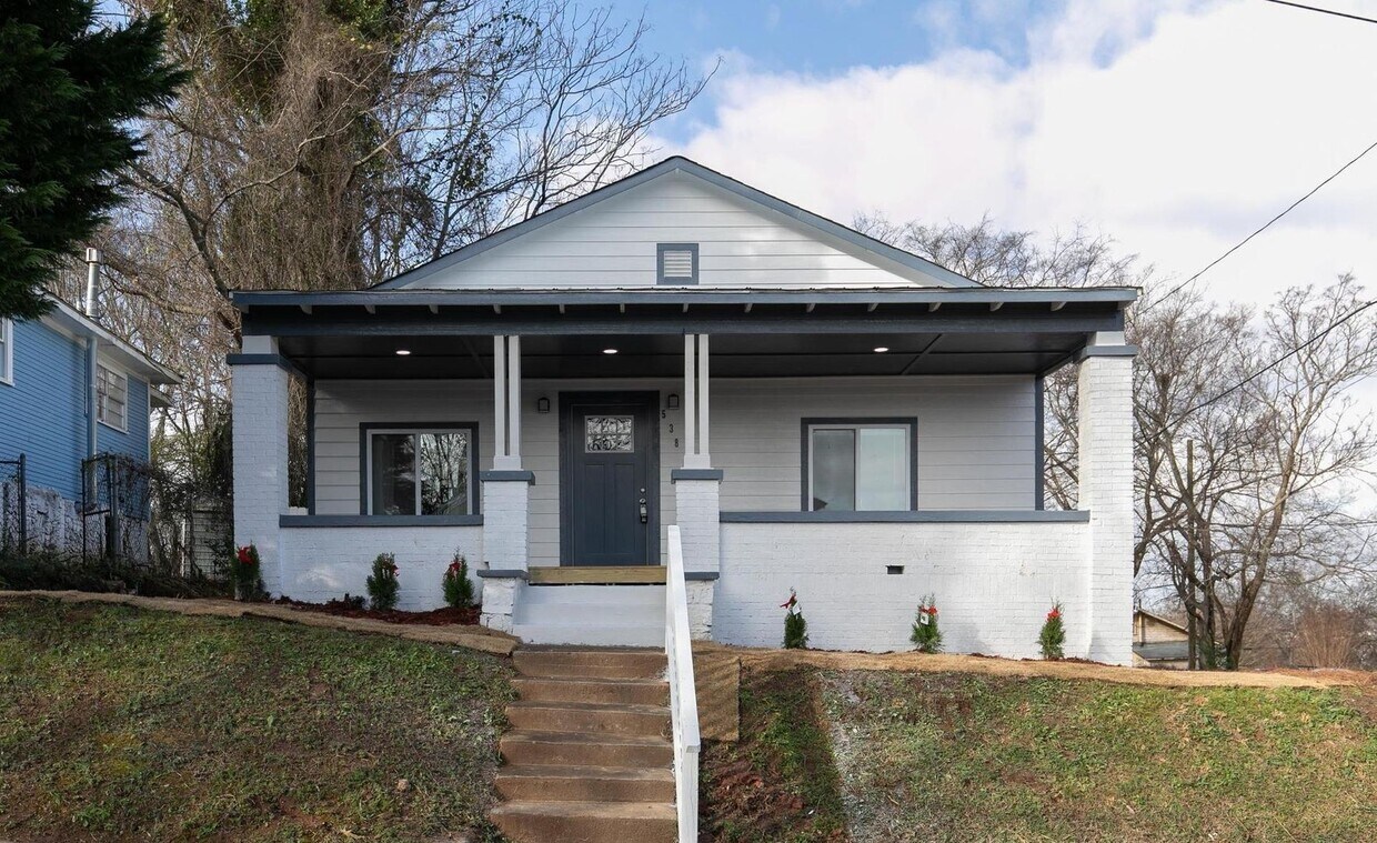 Primary Photo - 4/ 2 Home for Rent