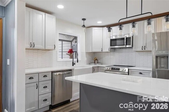 Foto del edificio - 203 Ewing Dr
