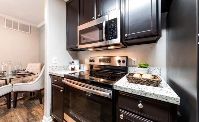 Foto del edificio - 2 bedroom in Houston TX 77063