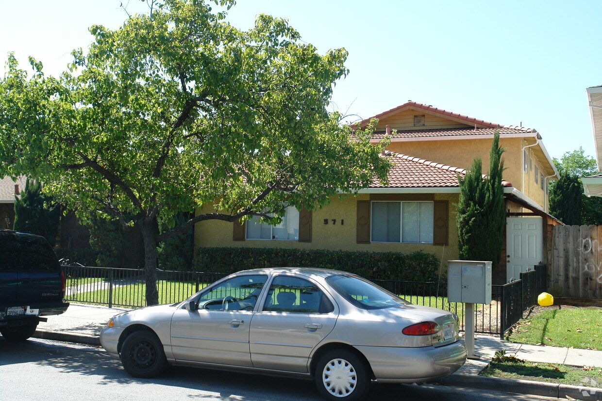 Building Photo - 571 S Kiely Blvd