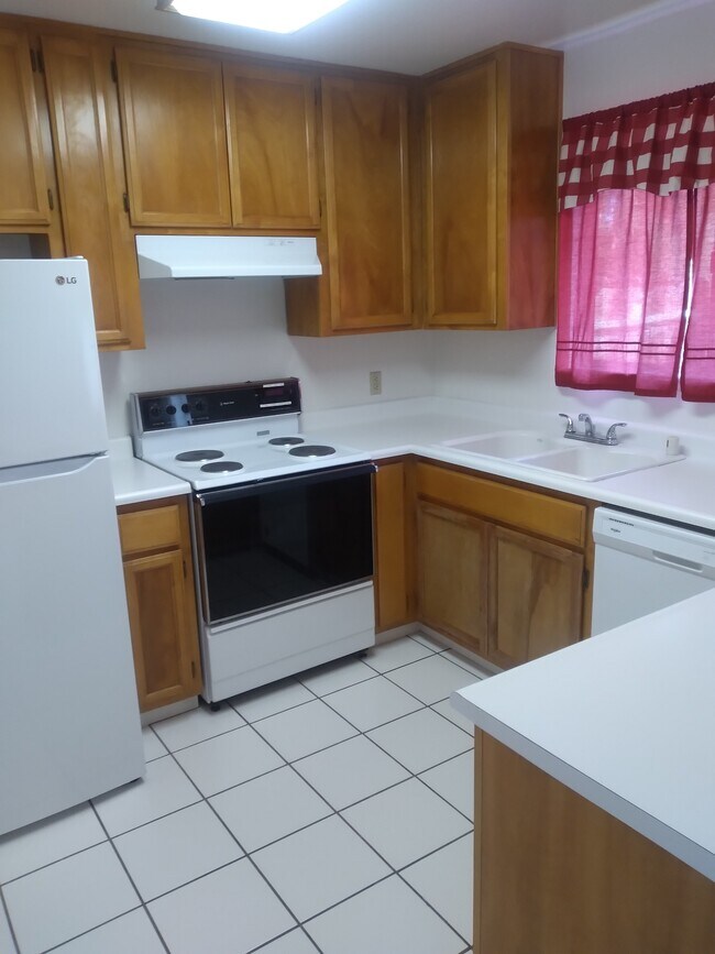 245 Almond Ave Unit Village 1, Turlock, CA 95380 Apartments in