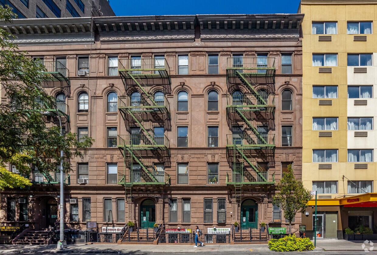 Primary Photo - 349 W 44th St