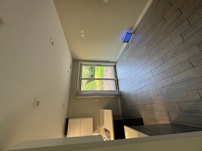 Foto del edificio - 805 Blackhawk Ln