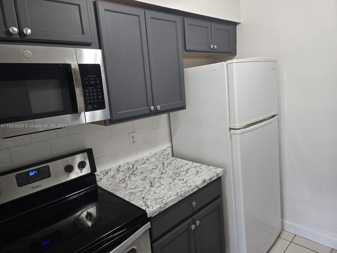 Primary Photo - 4121 NW 30th Terrace