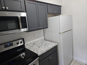 Building Photo - 4121 NW 30th Terrace