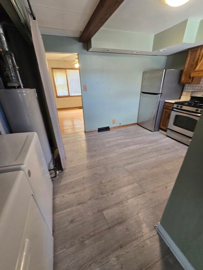 Building Photo - 1436 Beach Ave