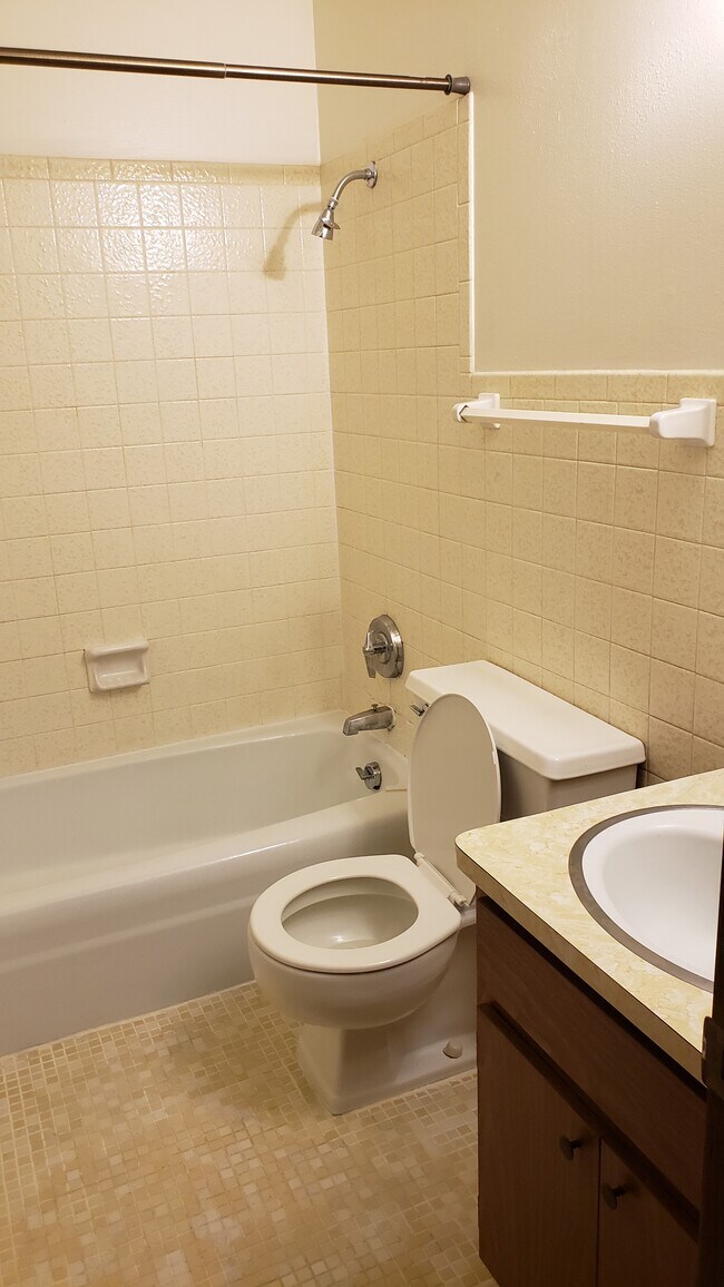 Foto del edificio - 2370 S 107th St