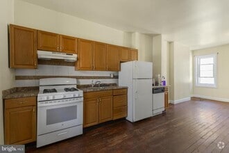 Building Photo - 1331 S Hollywood St