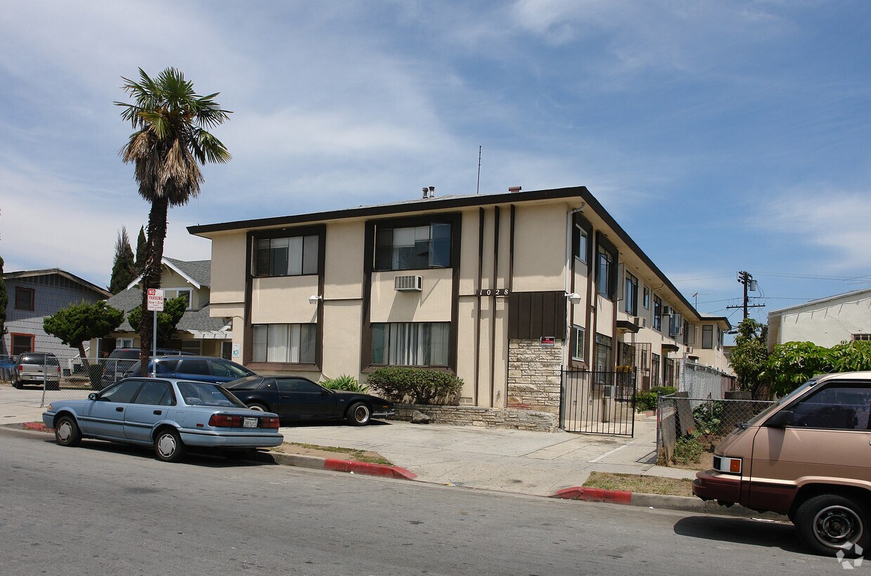 Primary Photo - 1028 N Ardmore Ave