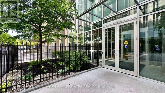 Building Photo - 40 Nepean St