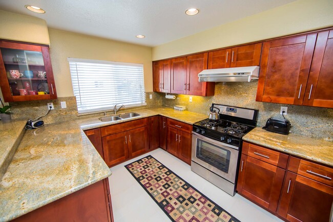 Kitchen - 7607 Hannum Ave