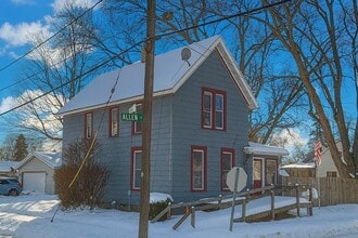 Building Photo - 116 Allen St