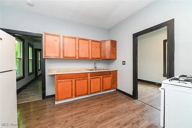 Foto del edificio - 3620 E 63rd St