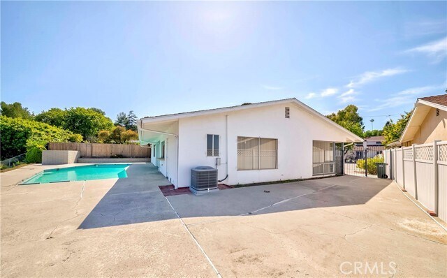 Foto del edificio - 4610 Rockbluff Dr