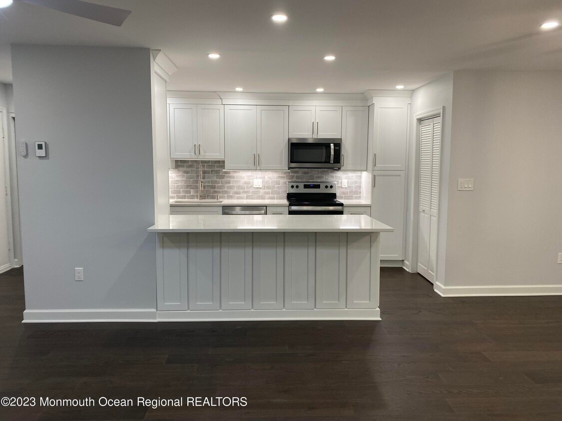 201 Covered Bridge Blvd, Manalapan Township, NJ 07726 House Rental in