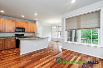Building Photo - 11011 Chelsea Way