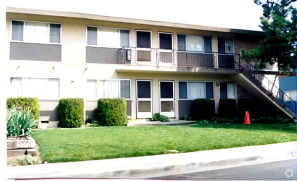 Foto del edificio - 380 Dunster Dr