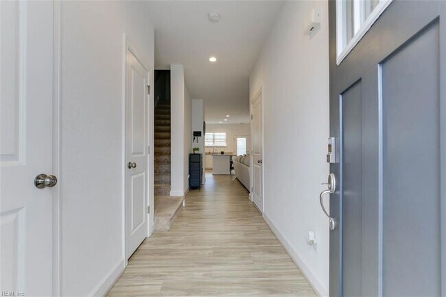 Building Photo - 2416 Trafton Pl