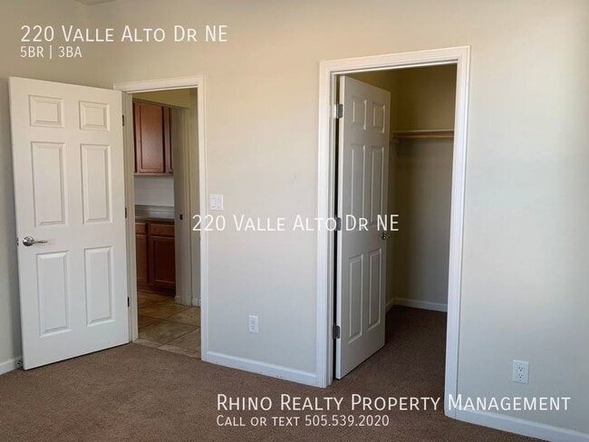 Building Photo - Amazing 5 Bedroom, 3 Bath Home in Rio Rancho!