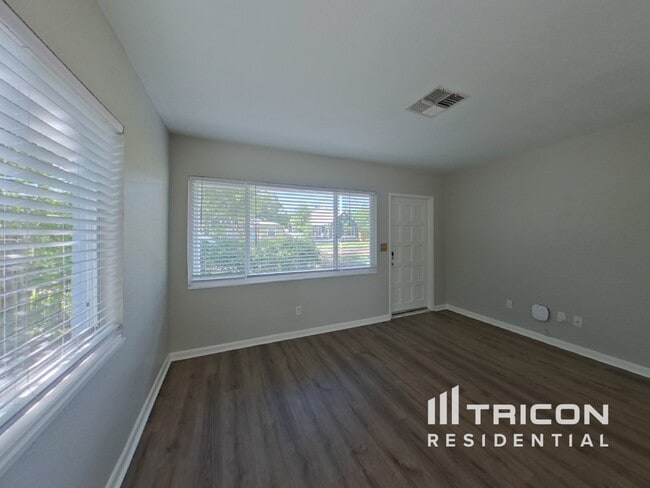 Building Photo - 4129 2nd Ave N