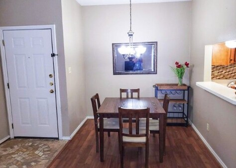 Dining - entry - 11839 Parliament St