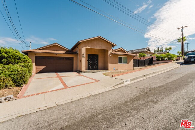 Foto del edificio - 9047 Riderwood Dr