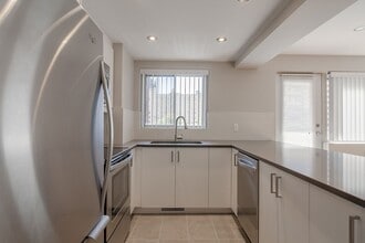 Building Photo - 3421 Rue Drummond