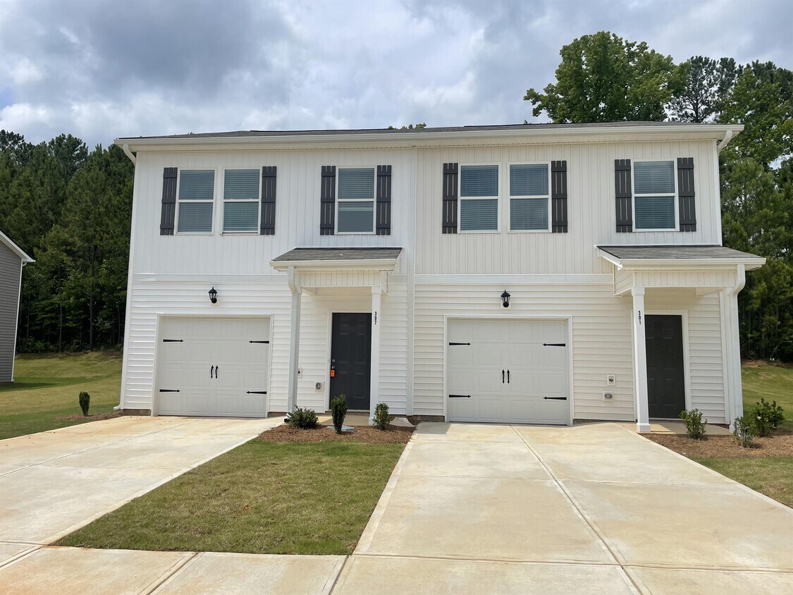 Primary Photo - 307 Oakwood Dr NW