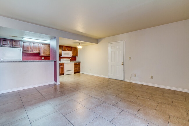 Building Photo - 5273 Indian River Dr