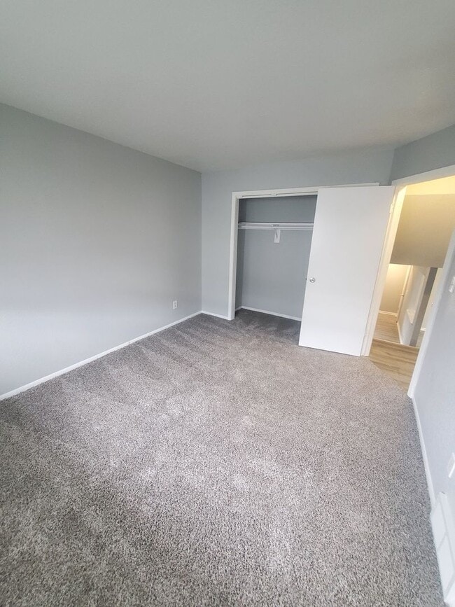 Building Photo - 9062-9064 N Joyce Ave. (Duplex)