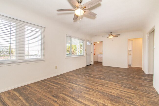 Building Photo - Charming Remodeled 2 Bedroom in the Heart ...