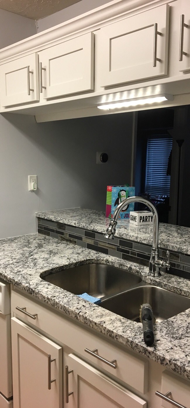 Foto del edificio - 701 Tuxworth Cir