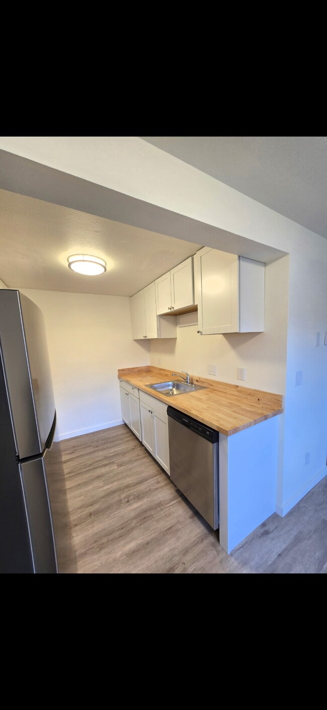 Building Photo - Baker Vista Apartments