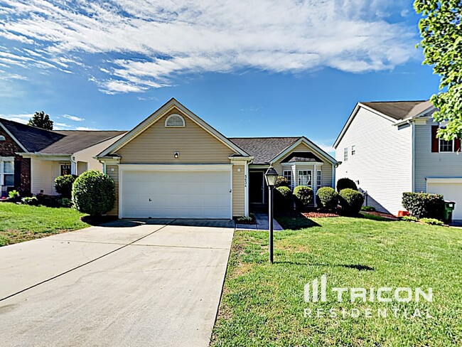 Building Photo - 5634 Waverly Lynn Ln