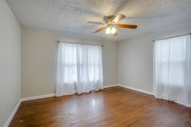 Foto del edificio - Pre Leasing for fall 2026! 2/1 in Tech Terrace