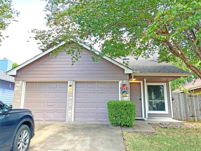 Foto del edificio - 2315 Claudia June Ave