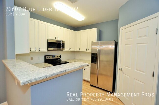Building Photo - Coming Soon-Beautifully Updated 3 Bedroom ...