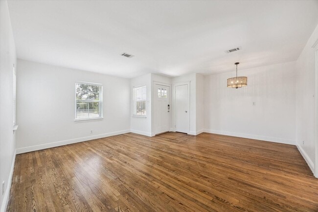 Building Photo - 6906 Raton St