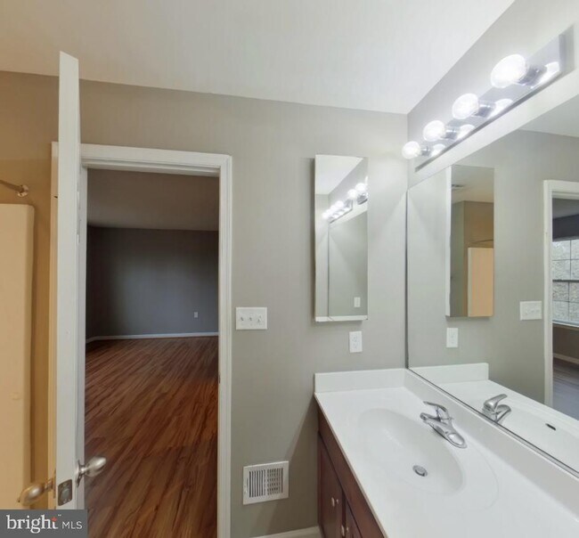 Foto del edificio - 136 Checko Court