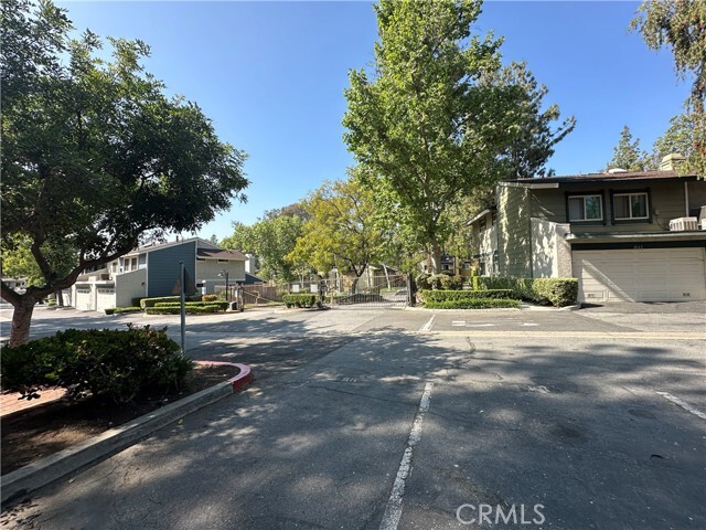 Building Photo - 3851 Sycamore St