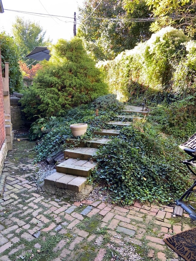 Building Photo - 611 S 3rd St