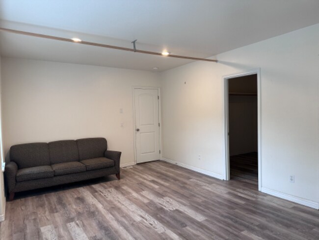 Foto del edificio - 6368 23rd Ave SW